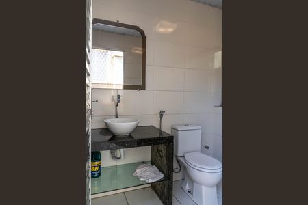 Casa à venda com 250m², 3 quartos e 2 vagas Casa à venda com 250m², 3 quartos e 2 vagasBanheiro