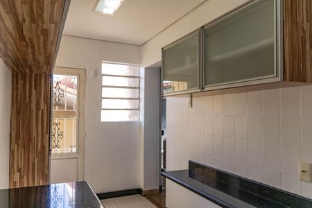 Casa à venda com 250m², 3 quartos e 2 vagas Casa à venda com 250m², 3 quartos e 2 vagasCozinha
