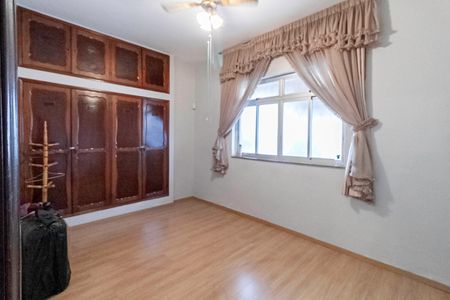 Casa à venda com 250m², 3 quartos e 2 vagas Casa à venda com 250m², 3 quartos e 2 vagasQuarto 1