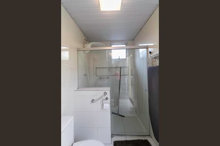 Casa à venda com 250m², 3 quartos e 2 vagas Casa à venda com 250m², 3 quartos e 2 vagasBanheiro de Serviço