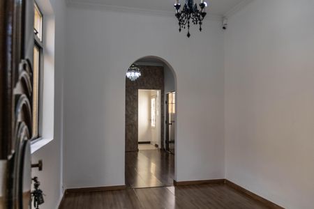 Casa à venda com 250m², 3 quartos e 2 vagas Casa à venda com 250m², 3 quartos e 2 vagasSala