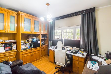 Casa de condomínio à venda com 390m², 4 quartos e 2 vagas Casa de condomínio à venda com 390m², 4 quartos e 2 vagasEscritório