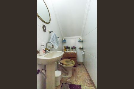 Casa de condomínio à venda com 390m², 4 quartos e 2 vagas Casa de condomínio à venda com 390m², 4 quartos e 2 vagasLavabo