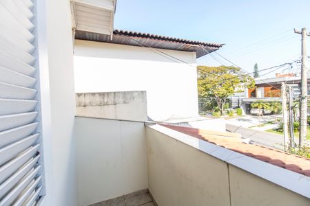 Casa de condomínio à venda com 390m², 4 quartos e 2 vagas Casa de condomínio à venda com 390m², 4 quartos e 2 vagasVaranda da Suíte 1
