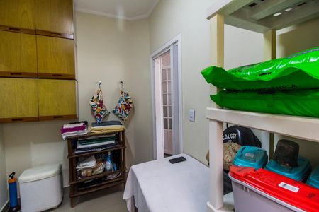 Casa de condomínio à venda com 390m², 4 quartos e 2 vagas Casa de condomínio à venda com 390m², 4 quartos e 2 vagasQuarto de Serviço