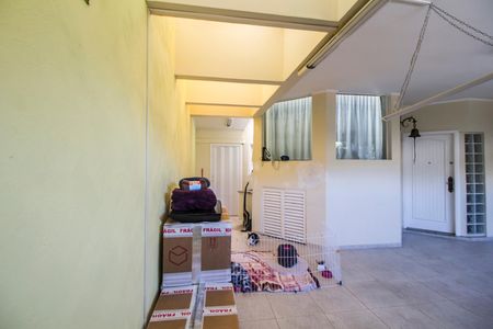 Casa de condomínio à venda com 390m², 4 quartos e 2 vagas Casa de condomínio à venda com 390m², 4 quartos e 2 vagasGaragem