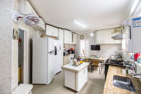 Casa de condomínio à venda com 390m², 4 quartos e 2 vagas Casa de condomínio à venda com 390m², 4 quartos e 2 vagasCozinha