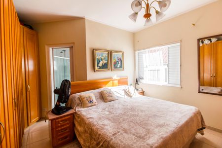 Casa de condomínio à venda com 390m², 4 quartos e 2 vagas Casa de condomínio à venda com 390m², 4 quartos e 2 vagasSuíte 2