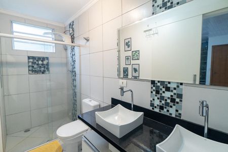 Casa à venda com 464m², 5 quartos e 5 vagas Casa à venda com 464m², 5 quartos e 5 vagasCasa 1 - Banheiro da Suite 1