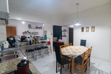Casa à venda com 464m², 5 quartos e 5 vagas Casa à venda com 464m², 5 quartos e 5 vagasCasa 2 - Cozinha