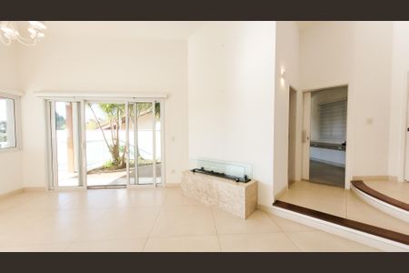 Casa de condomínio para alugar com 377m², 3 quartos e 2 vagasSala