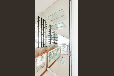 Casa de condomínio para alugar com 377m², 3 quartos e 2 vagasAdega