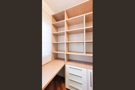 Casa de condomínio para alugar com 377m², 3 quartos e 2 vagasEscritório