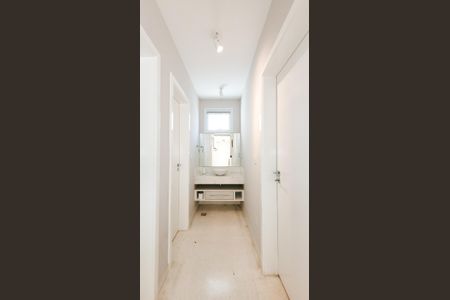 Casa de condomínio para alugar com 377m², 3 quartos e 2 vagasBanheiro da Área Gourmet