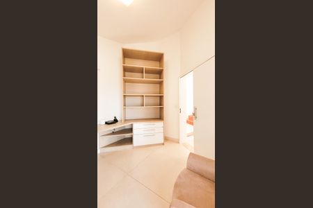 Casa de condomínio para alugar com 377m², 3 quartos e 2 vagasEscritório 2