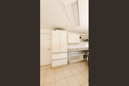 Casa de condomínio para alugar com 377m², 3 quartos e 2 vagasÁrea de Serviço