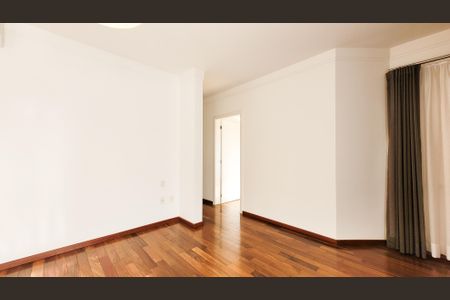 Casa de condomínio para alugar com 377m², 3 quartos e 2 vagasSuíte Master