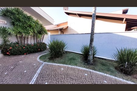 Casa de condomínio para alugar com 377m², 3 quartos e 2 vagasFachada