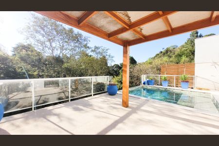 Casa de condomínio para alugar com 377m², 3 quartos e 2 vagasPiscina