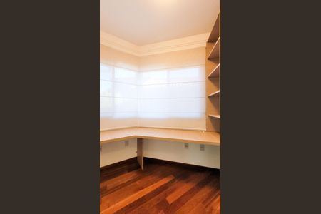 Casa de condomínio para alugar com 377m², 3 quartos e 2 vagasEscritório