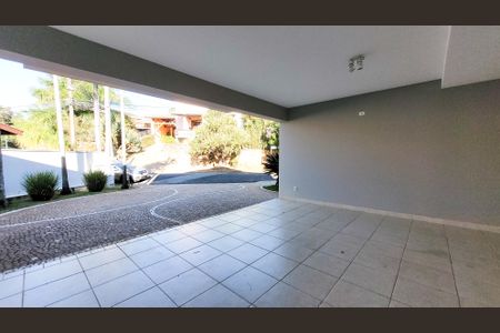 Casa de condomínio para alugar com 377m², 3 quartos e 2 vagasGaragem