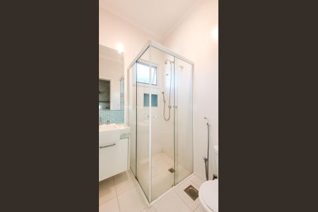 Casa de condomínio para alugar com 377m², 3 quartos e 2 vagasBanheiro da Suíte 1