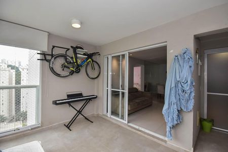 Apartamento à venda com 75m², 2 quartos e 1 vaga Apartamento à venda com 75m², 2 quartos e 1 vagaVaranda