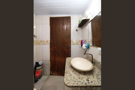 Casa à venda com 122m², 2 quartos e 2 vagasBanheiro