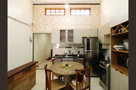 Casa à venda com 122m², 2 quartos e 2 vagasSala/Cozinha