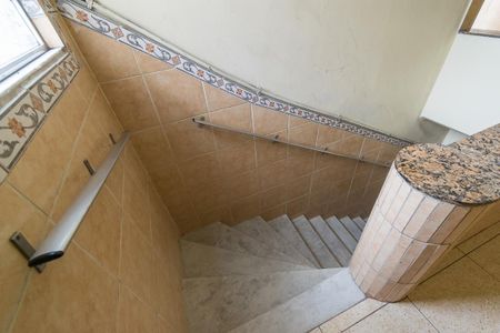 Apartamento à venda com 70m², 2 quartos e sem vagaEscada