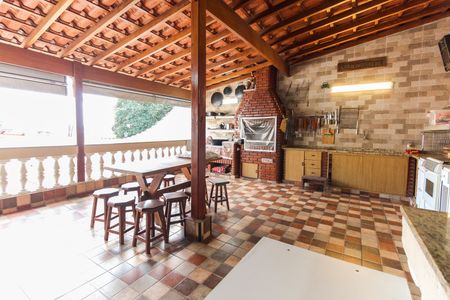 Casa à venda com 317m², 4 quartos e 8 vagas Casa à venda com 317m², 4 quartos e 8 vagasÁrea Gourmet