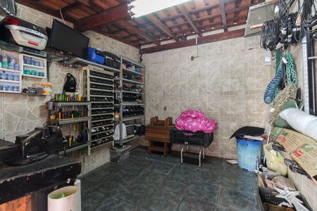 Casa à venda com 317m², 4 quartos e 8 vagas Casa à venda com 317m², 4 quartos e 8 vagasQuarto de Serviço