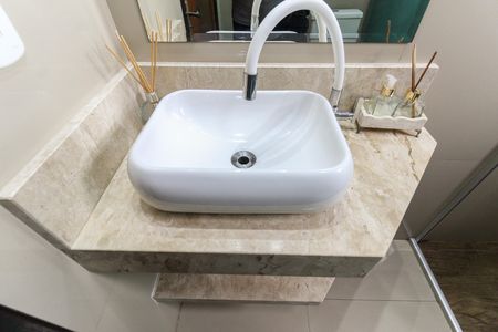 Casa à venda com 317m², 4 quartos e 8 vagas Casa à venda com 317m², 4 quartos e 8 vagasBanheiro Social