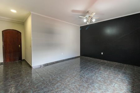 Casa à venda com 317m², 4 quartos e 8 vagas Casa à venda com 317m², 4 quartos e 8 vagasQuarto 3