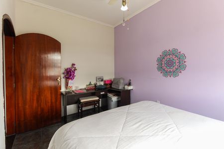 Casa à venda com 317m², 4 quartos e 8 vagas Casa à venda com 317m², 4 quartos e 8 vagasQuarto 2