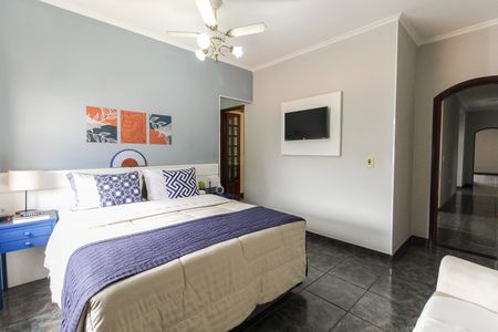 Casa à venda com 317m², 4 quartos e 8 vagas Casa à venda com 317m², 4 quartos e 8 vagasQuarto 1