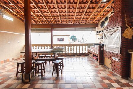 Casa à venda com 317m², 4 quartos e 8 vagas Casa à venda com 317m², 4 quartos e 8 vagasÁrea Gourmet