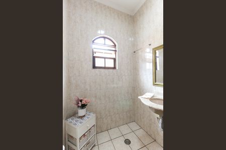 Casa à venda com 317m², 4 quartos e 8 vagas Casa à venda com 317m², 4 quartos e 8 vagasLavabo
