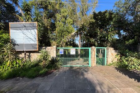 Casa para alugar com 600m², 4 quartos e 8 vagas Casa para alugar com 600m², 4 quartos e 8 vagasFachada
