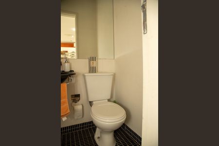 Casa à venda com 240m², 3 quartos e 1 vaga Casa à venda com 240m², 3 quartos e 1 vagaBanheiro do escritorio