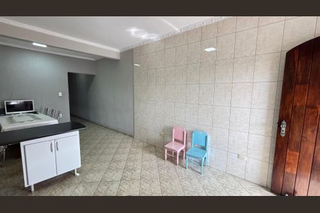 Casa à venda com 260m², 3 quartos e 5 vagas Casa à venda com 260m², 3 quartos e 5 vagasCozinha