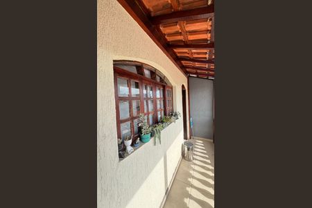 Casa à venda com 260m², 3 quartos e 5 vagas Casa à venda com 260m², 3 quartos e 5 vagasVaranda Cozinha