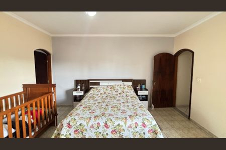 Casa à venda com 260m², 3 quartos e 5 vagas Casa à venda com 260m², 3 quartos e 5 vagasSuite