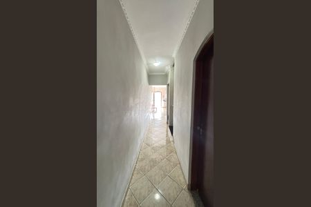 Casa à venda com 260m², 3 quartos e 5 vagas Casa à venda com 260m², 3 quartos e 5 vagasCorredor