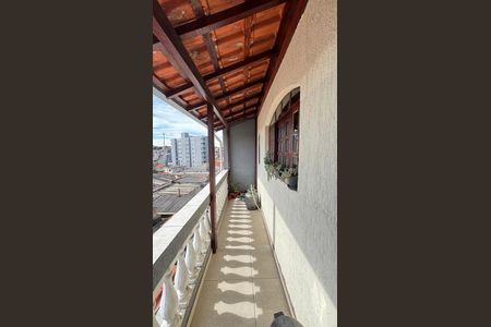 Casa à venda com 260m², 3 quartos e 5 vagas Casa à venda com 260m², 3 quartos e 5 vagasVaranda Cozinha