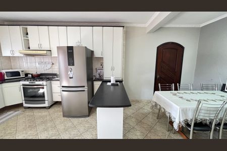 Casa à venda com 260m², 3 quartos e 5 vagas Casa à venda com 260m², 3 quartos e 5 vagasCozinha