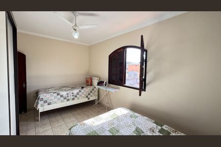 Casa à venda com 260m², 3 quartos e 5 vagas Casa à venda com 260m², 3 quartos e 5 vagasQuarto 2
