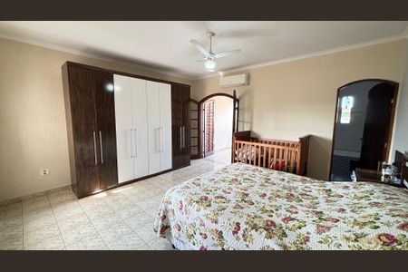 Casa à venda com 260m², 3 quartos e 5 vagas Casa à venda com 260m², 3 quartos e 5 vagasSuite