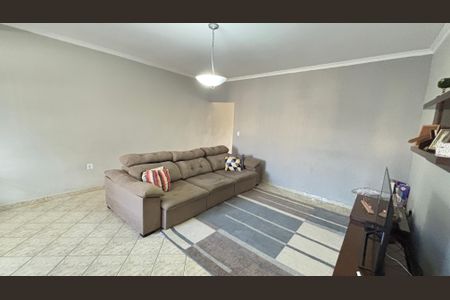 Casa à venda com 260m², 3 quartos e 5 vagas Casa à venda com 260m², 3 quartos e 5 vagasSala