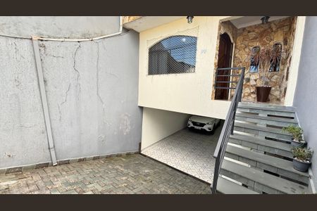 Casa à venda com 260m², 3 quartos e 5 vagas Casa à venda com 260m², 3 quartos e 5 vagasGaragem